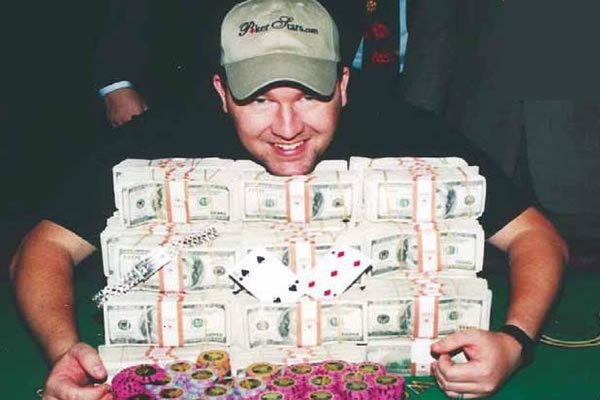 2003 World Series of Poker Main Event champion Chris Moneymaker made poker hitroy being one of the few recreational poker players to win the event. Moneymaker's win showed the value satellite tournaments can have on your bankroll.